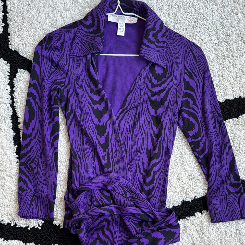 Diane Von Furstenberg Purple and Black wrap top (0)